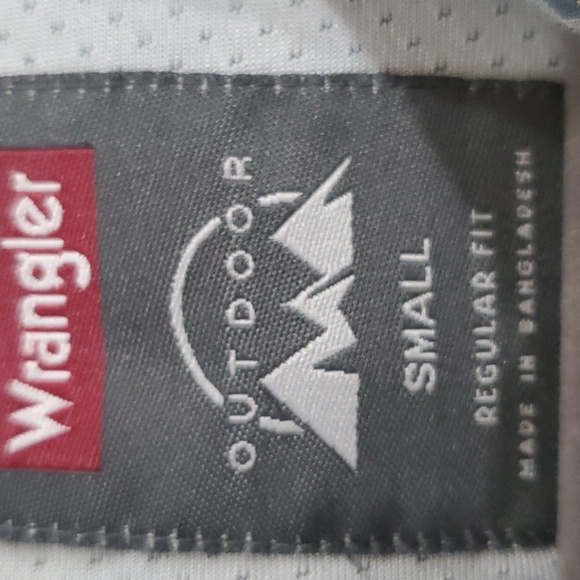 NEW Wrangler Outdoor shirt with snaps regular fit Size Small - Picture 4 of 5